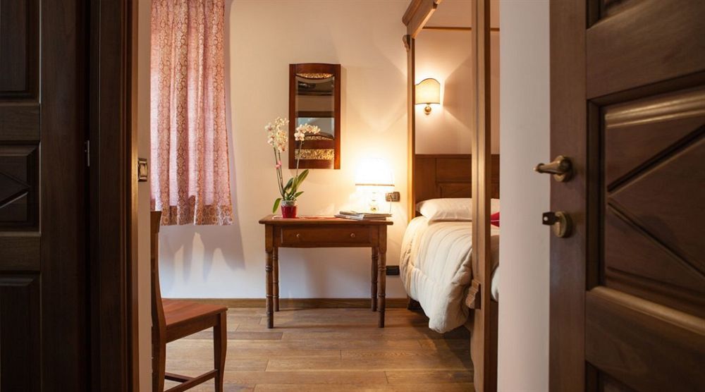 A' La Table Du Sommelier Chambres D Hotes & Restaurant Saint-Vincent Εξωτερικό φωτογραφία